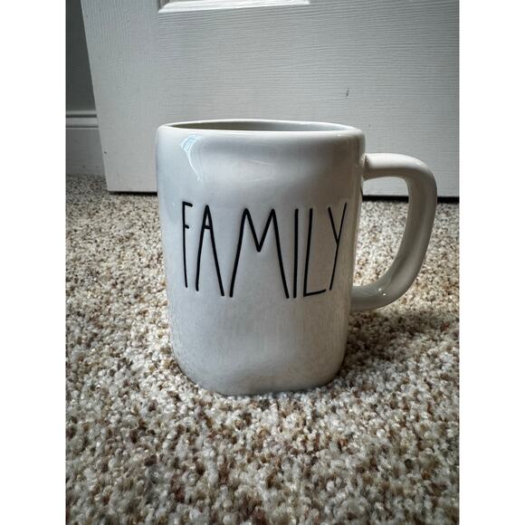 RAE DUNN Artisan Collection mug, "FAMILY" - Picture 4 of 6